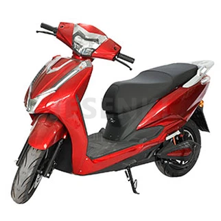 Scútar Leictreach do Dhaoine Fásta